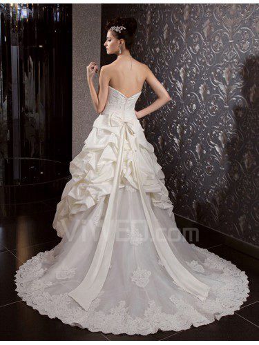 Discount Taffeta Sweetheart Chapel Train Ball Gown Wedding Dress With